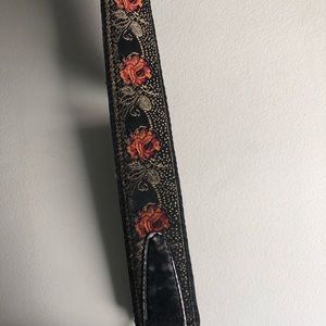 O’Neil Crossbody with rose strap